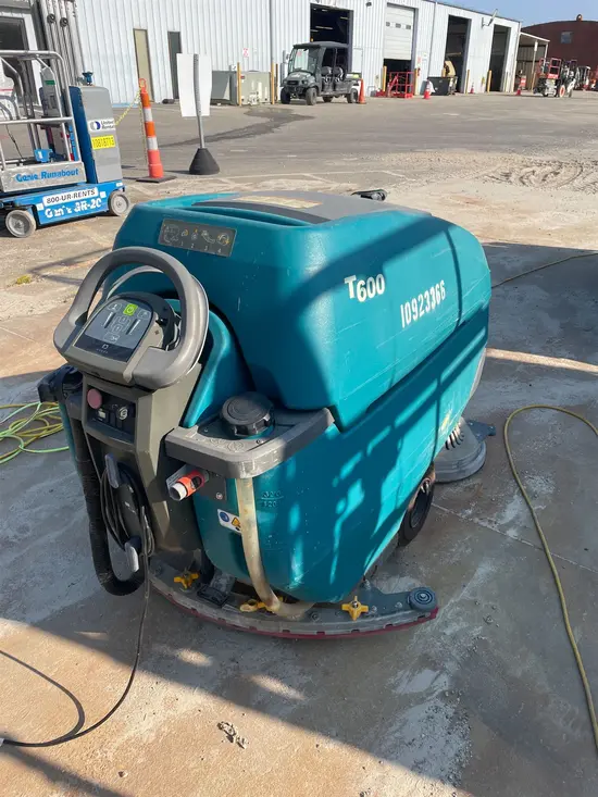 2019 Tennant T600-28 Scrubber