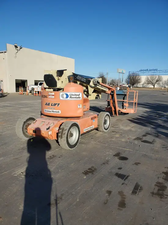 2013 JLG E450AJ Articulating Boom Lift