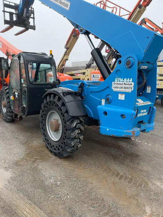 2014 Genie GTH-844 Forklift