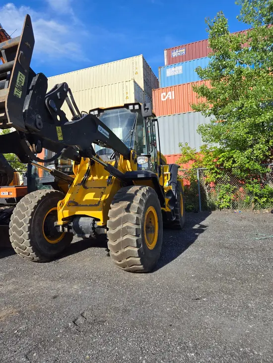 2019 JCB 427ZX Wheel Loader