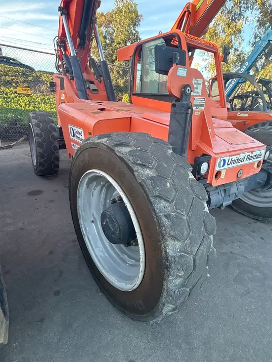2017 SKYTRAK 8042 Forklift
