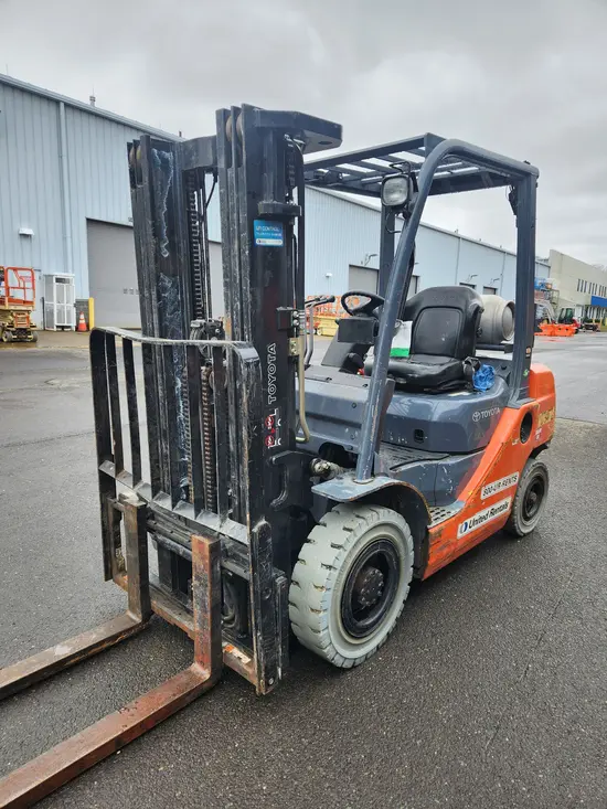 2018 Toyota 8FGU25 Warehouse Forklift