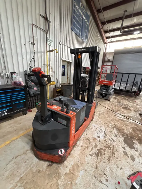 2014 Toyota 6BWC20 Warehouse Forklift