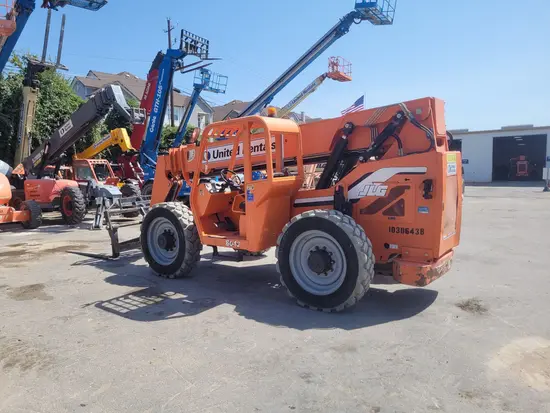 2014 SKYTRAK 6042 Forklift