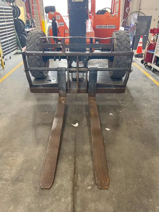 2017 SKYTRAK 6042 Forklift