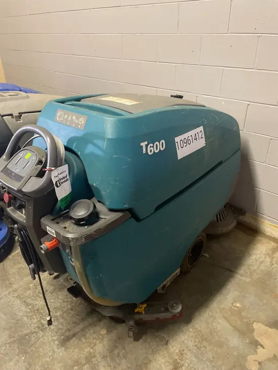 2019 Tennant T600-28 Scrubber