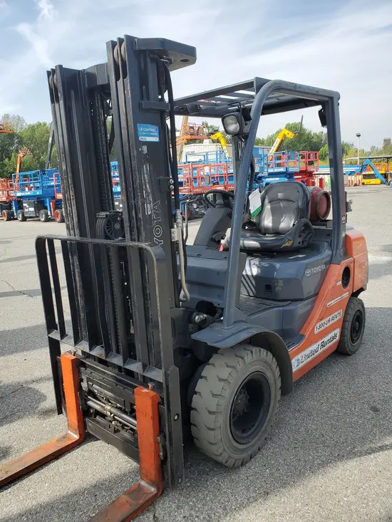 2017 Toyota 8FGU25 Warehouse Forklift