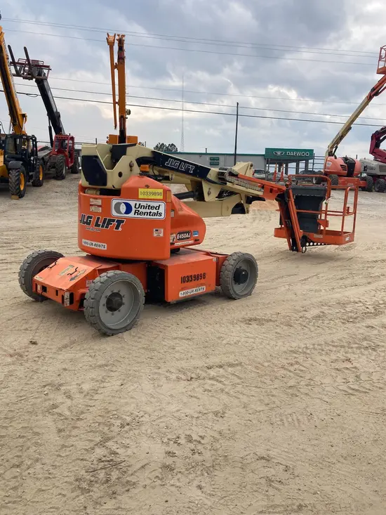 2015 JLG E450AJ Articulating Boom Lift