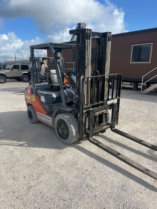 2017 Toyota 8FDU30 Warehouse Forklift