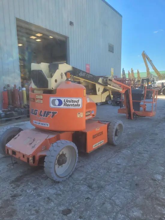 2015 JLG E450AJ Articulating Boom Lift