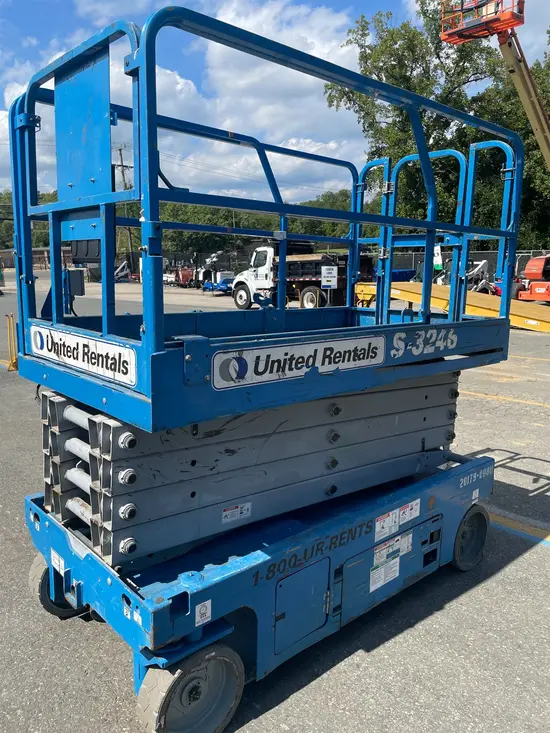 2016 Genie GS-3246 Scissor Lift