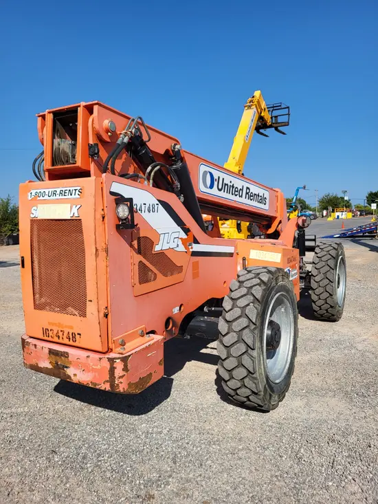 2015 SKYTRAK 8042 Forklift