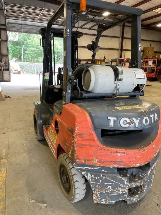 2016 Toyota 8FGU25 Warehouse Forklift