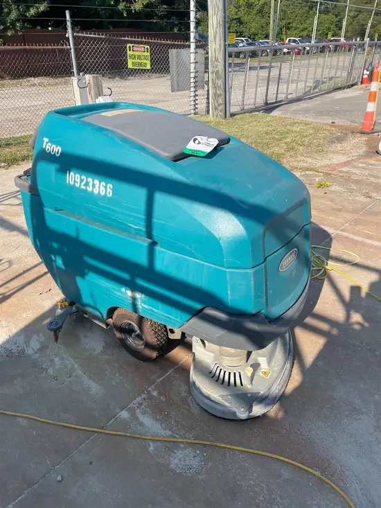 2019 Tennant T600-28 Scrubber
