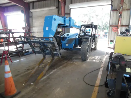 2015 Genie GTH-844 Forklift
