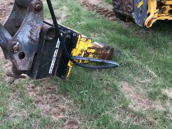 2016 Atlas Copco SB 452 Attachment