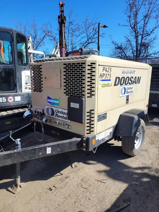 2017 Doosan P425/HP375WCUT4 Air Compressor