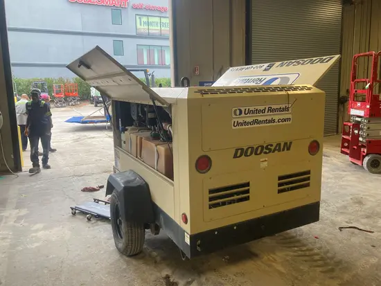 2021 Doosan P425/HP375WCUT4 Air Compressor