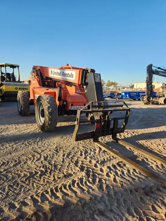2016 SKYTRAK 6042 Forklift