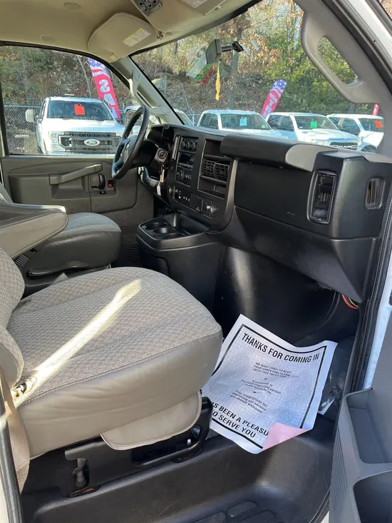 2017 CHEVROLET 3500EXTLTGRWD Vehicle