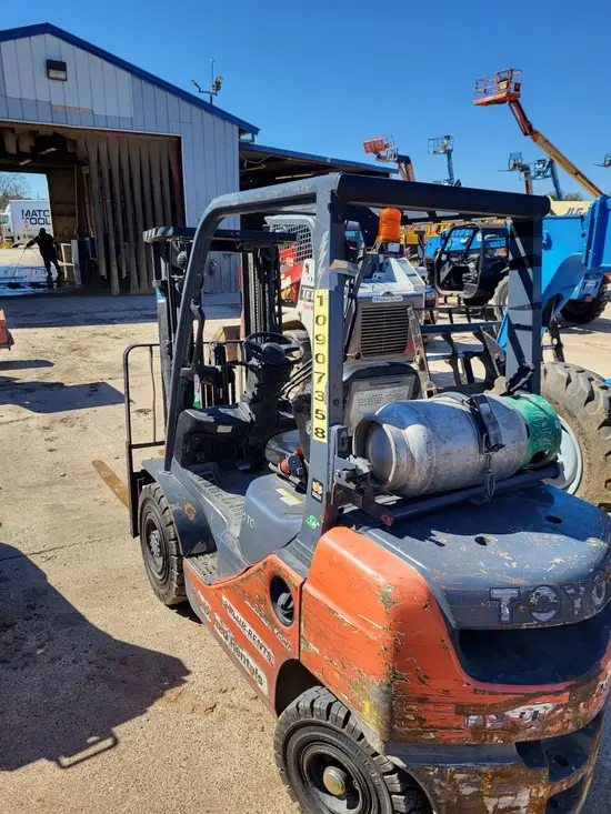 2019 Toyota 8FGU25 Warehouse Forklift