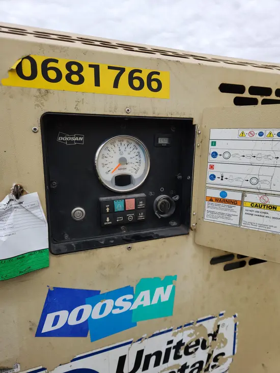 2017 Doosan P425/HP375WCUT4 Air Compressor