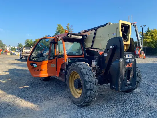2016 JLG 1055 Forklift