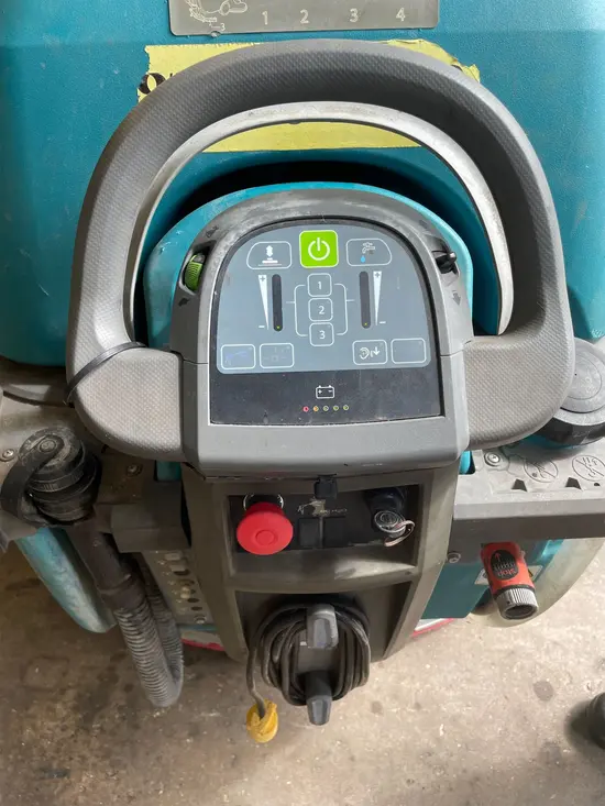 2019 Tennant T600-28 Scrubber