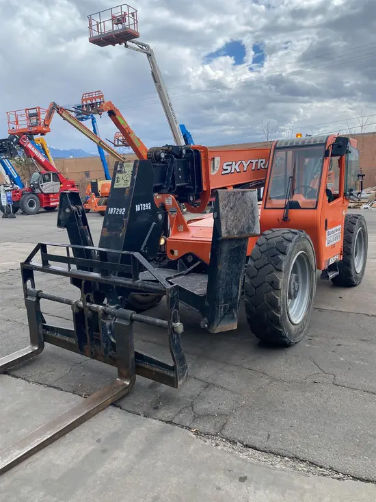 2017 SKYTRAK 10054 Forklift