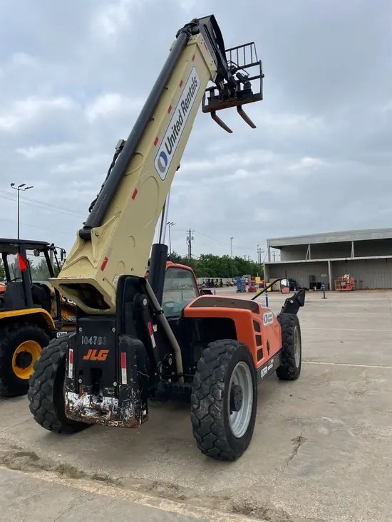 2016 JLG 1055 Forklift
