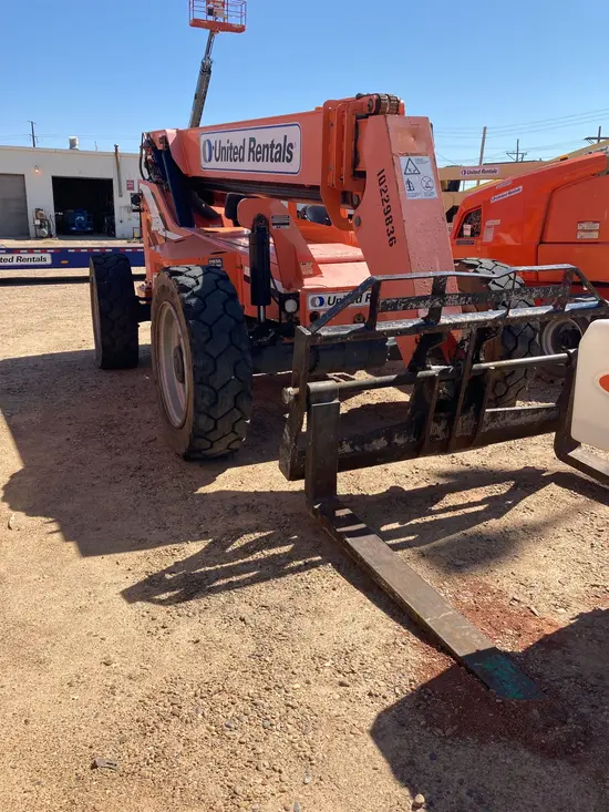 2014 SKYTRAK 8042 Forklift