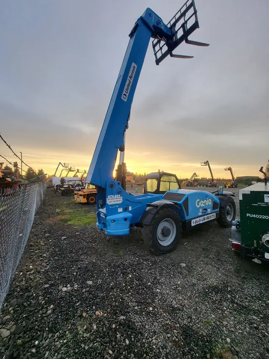 2016 Genie GTH-844 Forklift