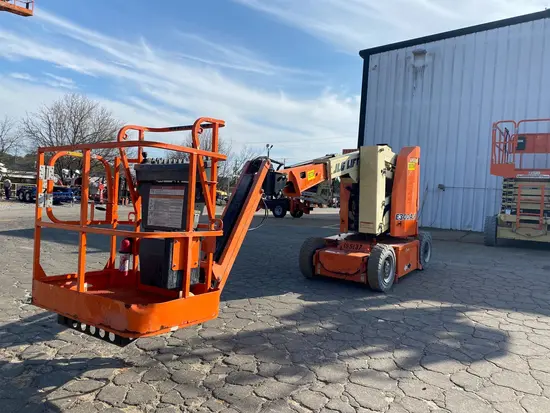2015 JLG E300AJP Articulating Boom Lift