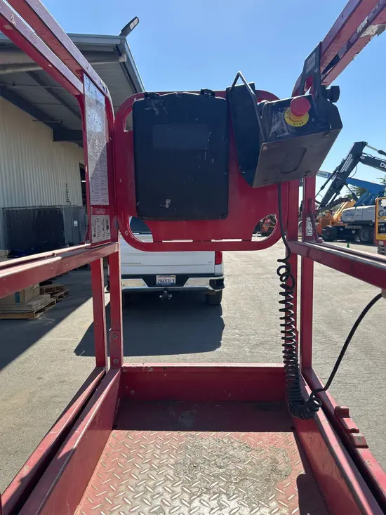 2018 MEC MICRO 19 Scissor Lift