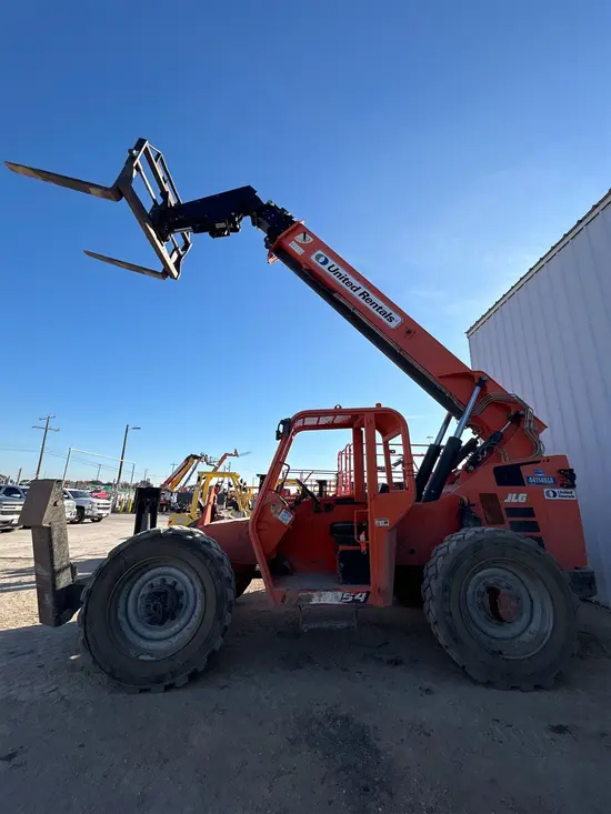 2017 SKYTRAK 10054 Forklift