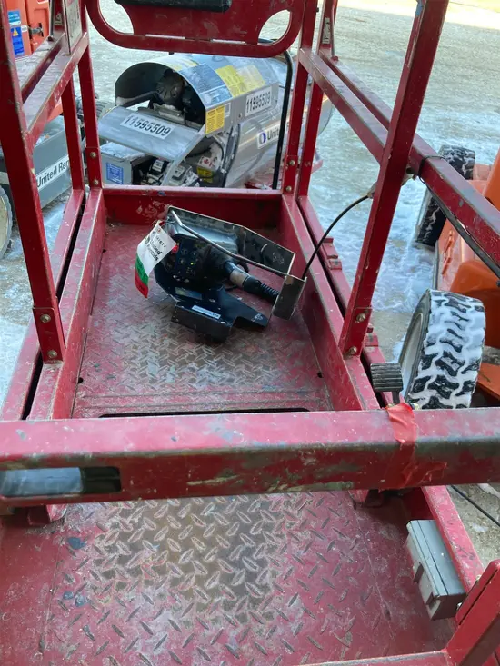 2018 MEC MICRO 19 Scissor Lift