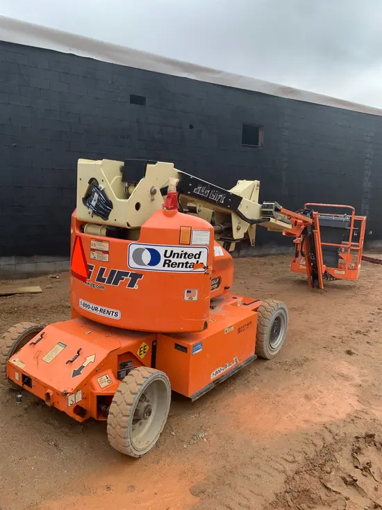2014 JLG E400AJPN Articulating Boom Lift