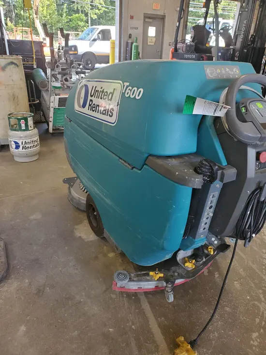 2019 Tennant T600-28 Scrubber