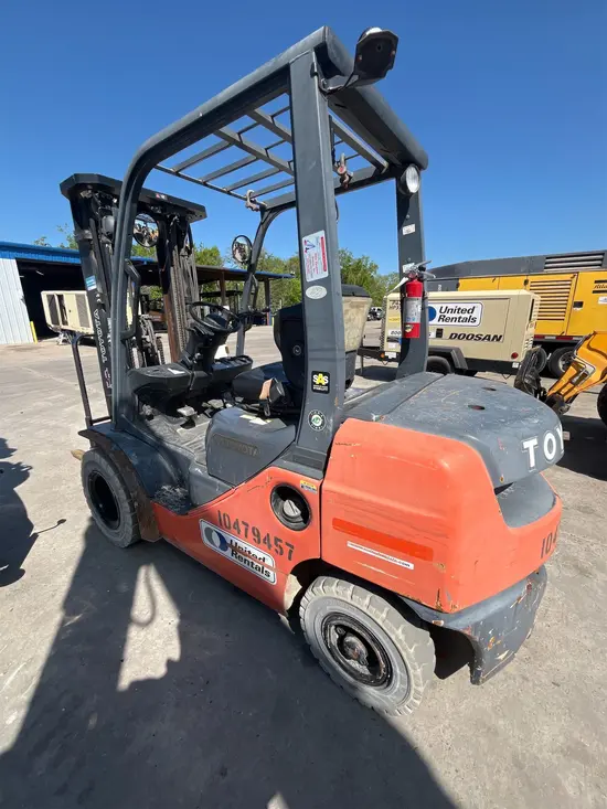 2016 Toyota 8FDU25 Warehouse Forklift