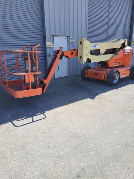 2013 JLG E450AJ Articulating Boom Lift