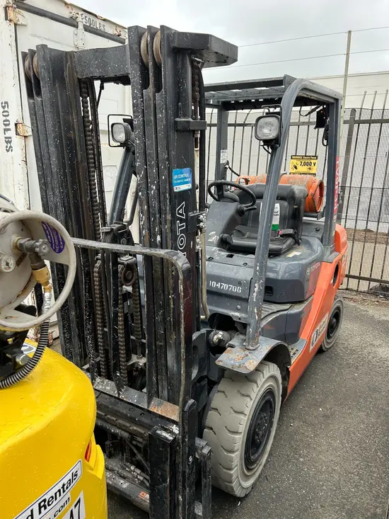 2016 Toyota 8FGU25 Warehouse Forklift