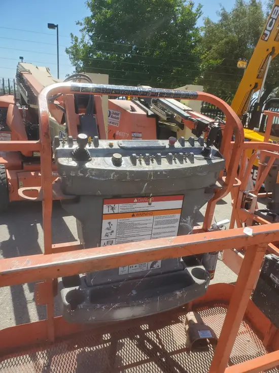 2014 JLG E450AJ Articulating Boom Lift
