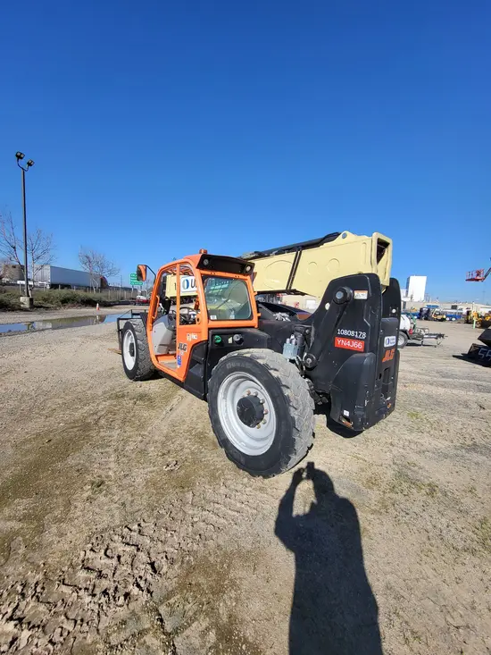 2018 JLG 943 Forklift