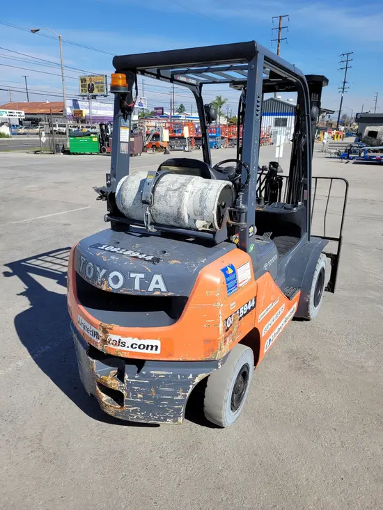 2018 Toyota 8FGU25 Warehouse Forklift
