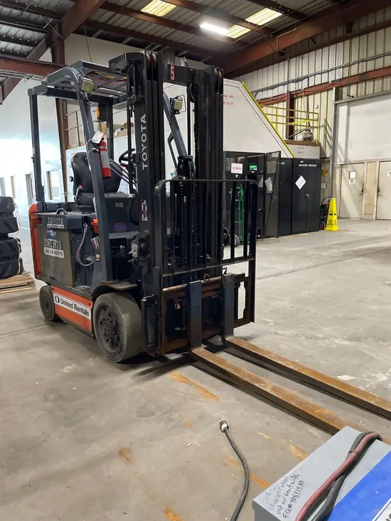 2018 Toyota 8FBCU25 Warehouse Forklift
