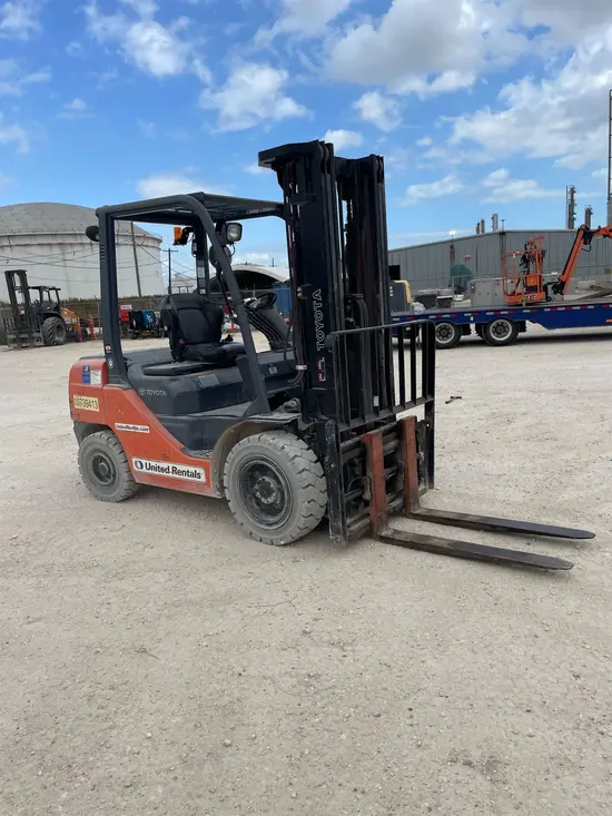 2018 Toyota 8FDU30 Warehouse Forklift