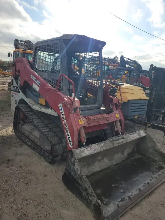 2017 Takeuchi TL10V2-R Track Loader