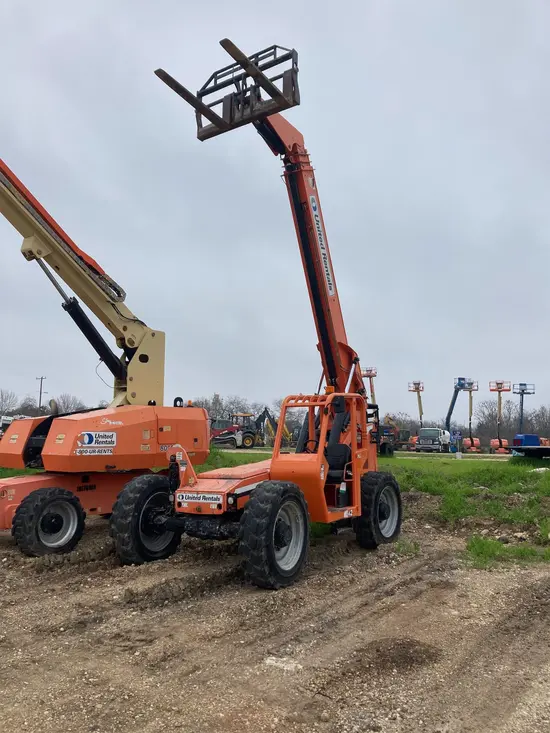 2014 SKYTRAK 8042 Forklift
