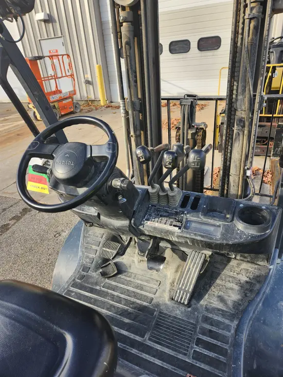 2017 Toyota 8FGU25 Warehouse Forklift