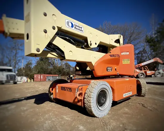 2013 JLG E400AJPN Articulating Boom Lift